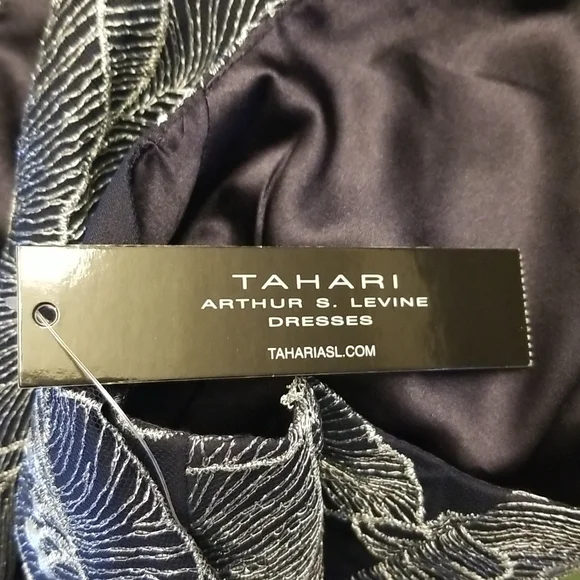 Stunning Tahari navy and white dress NWT - Picture 11 of 15